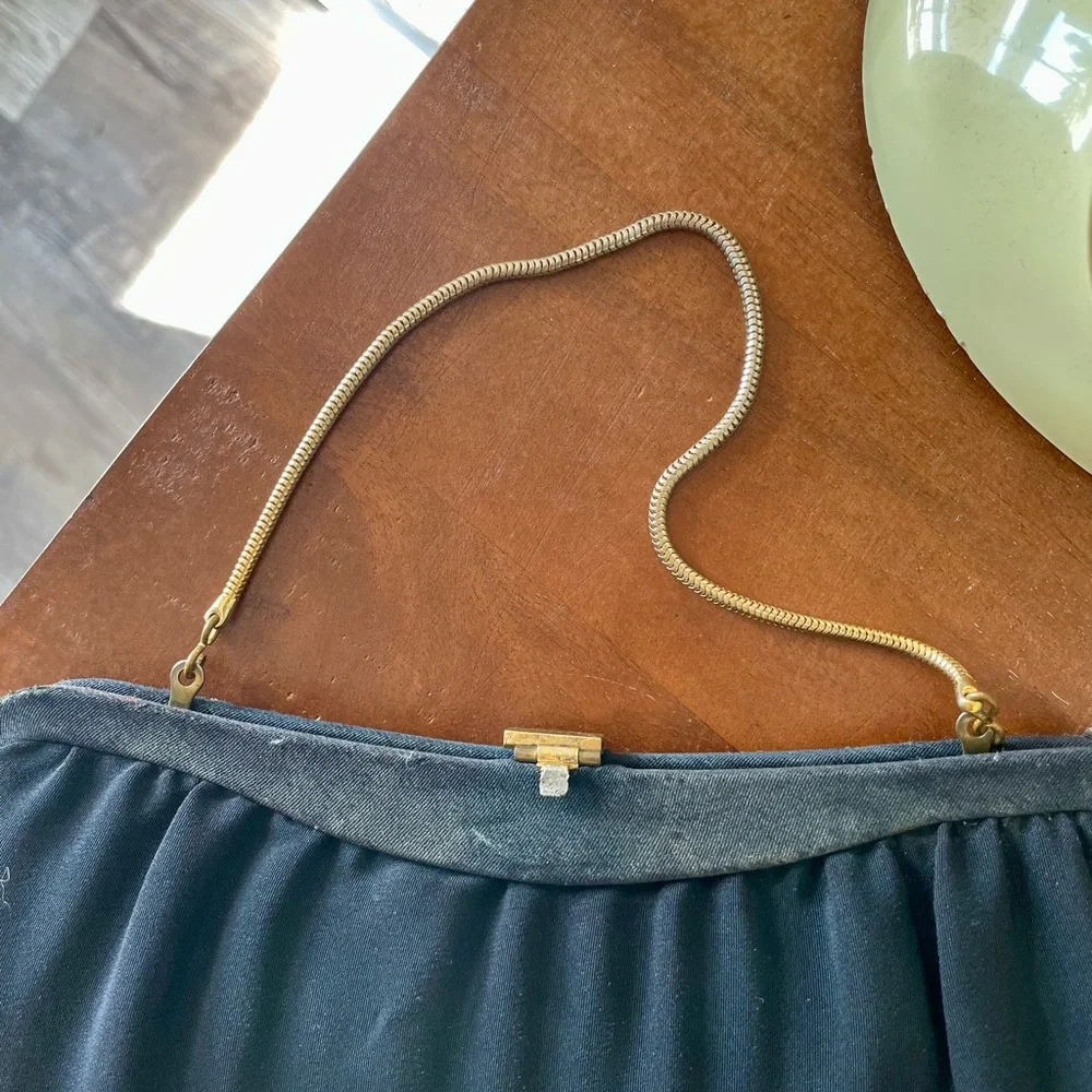 Vintage 1950s Black Fabric Gold Metal Clasp Top Shoulder Bag and Change Purse - Picture 4 of 15